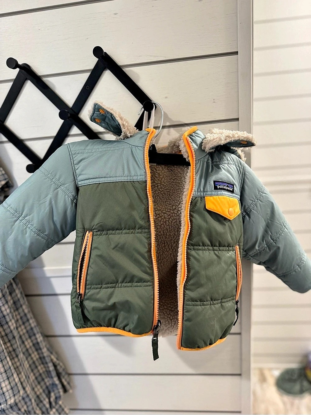 Patagonia Kids' Reversible Ready Freddy Hoody Puffer Green & Blue 2T